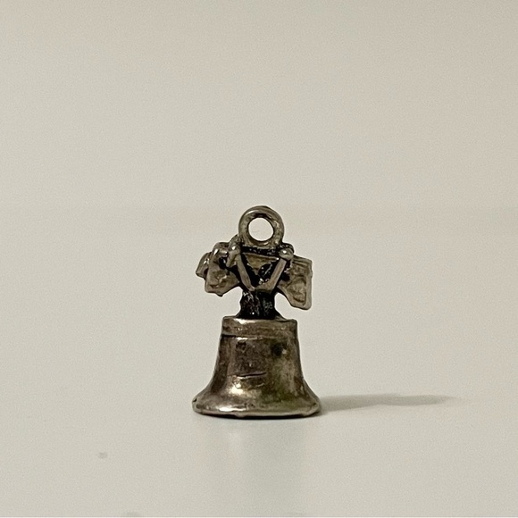 Vintage Sterling Silver Liberty Bell Bracelet Charm - Picture 1 of 14